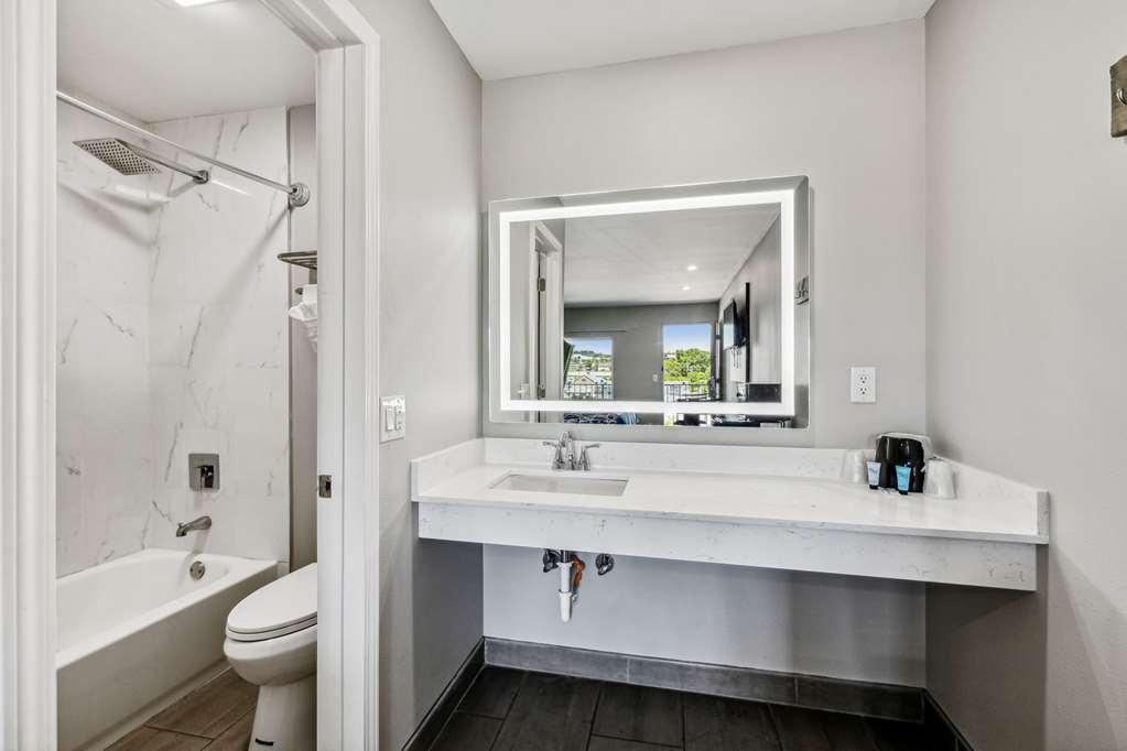 Hotel Knights Antioch Nashville